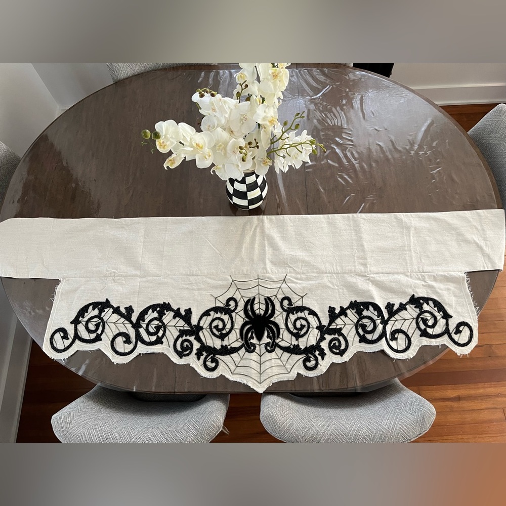 Halloween Mantel Scarf 🕷️ - Picture 2 of 2